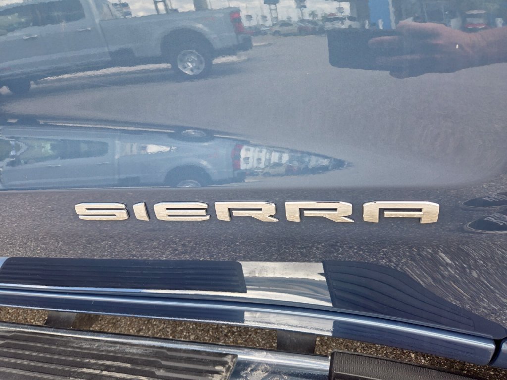 Used 2024 GMC Sierra 1500 SLT w/ SLT Premium Plus Package AWD/4WD image 4