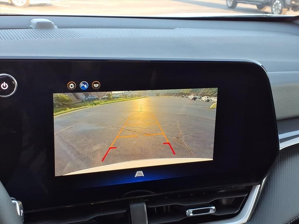Used 2026 Chevrolet Equinox LT FWD image 9