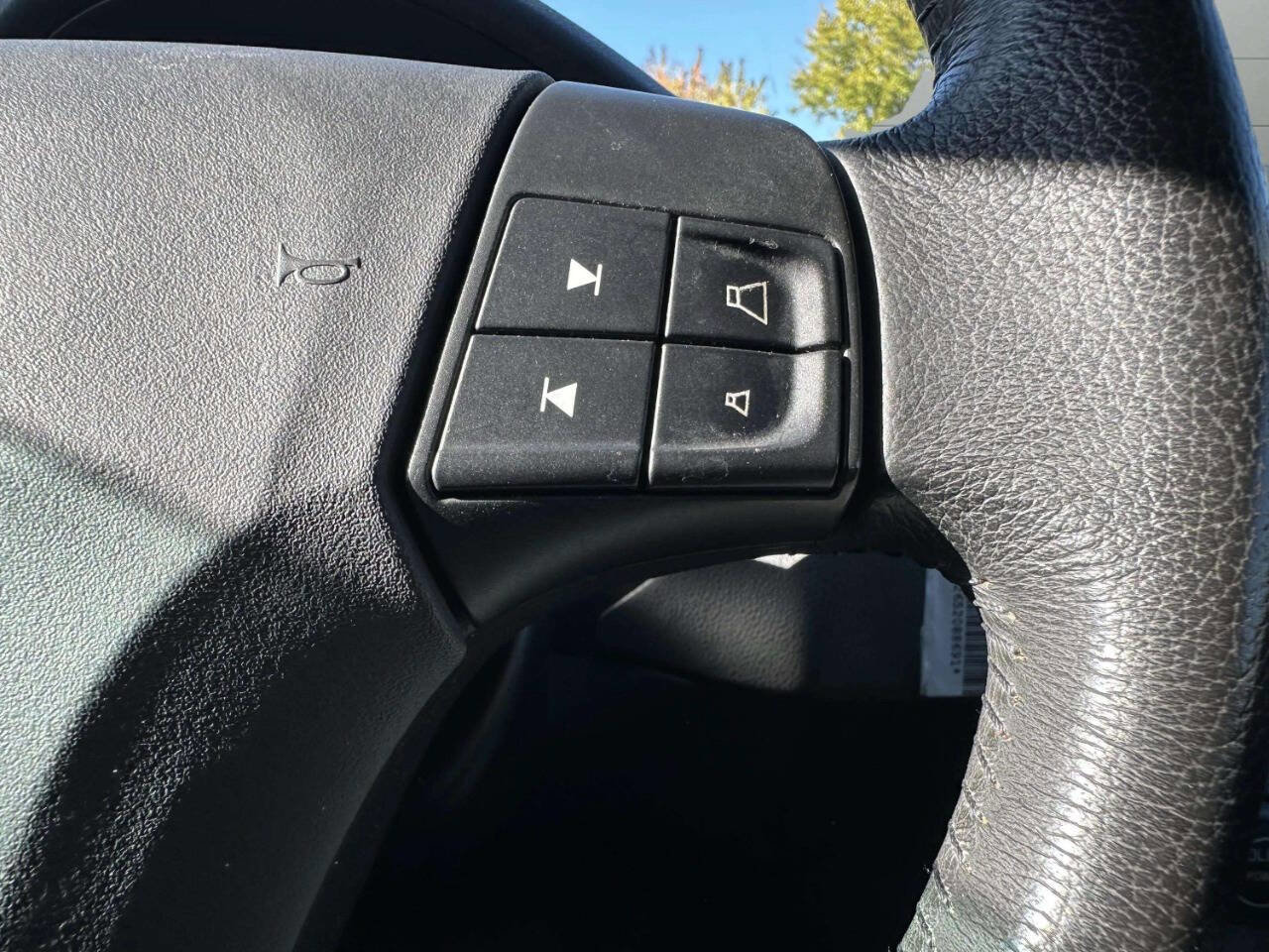 Used 2005 Volvo S40 2.4i FWD image 21