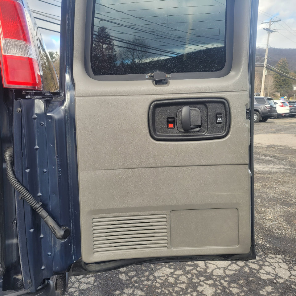 Used 2015 Chevrolet Express 3500 LT w/ LT Preferred Equipment Group image 34