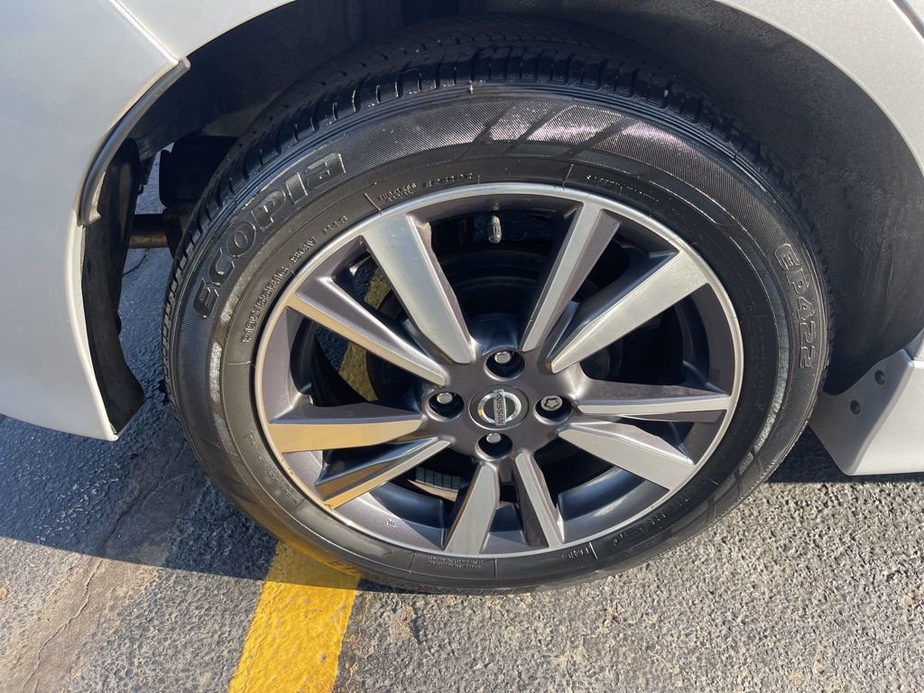 Used 2018 Nissan Versa Note SR image 27