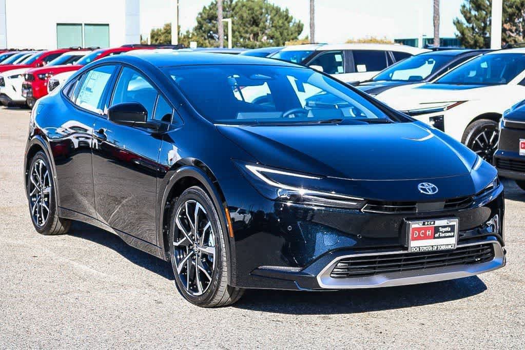 New 2026 Toyota Prius Plug-In Hybrid FWD video 3