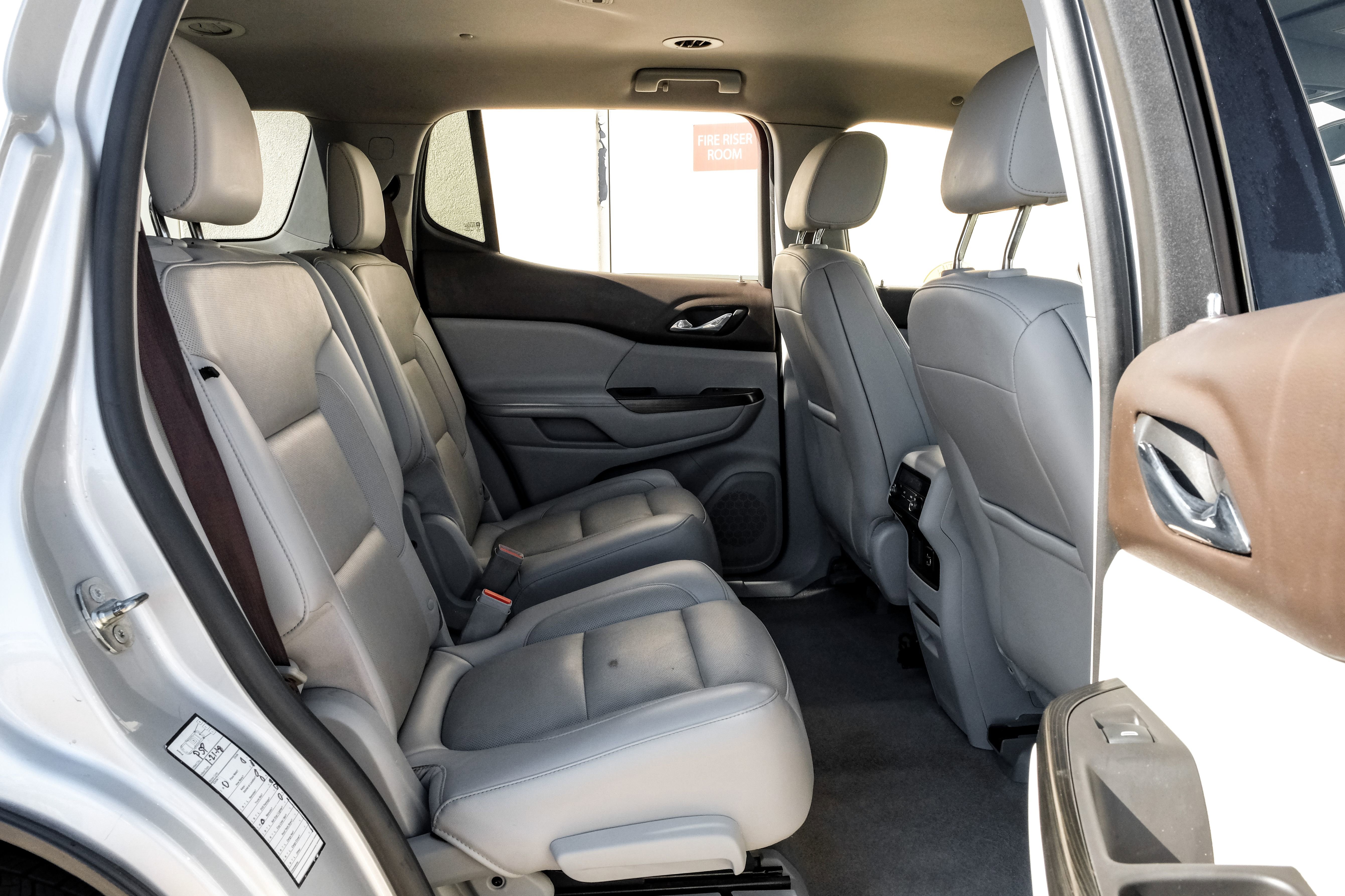 Used 2018 GMC Acadia SLT FWD image 36