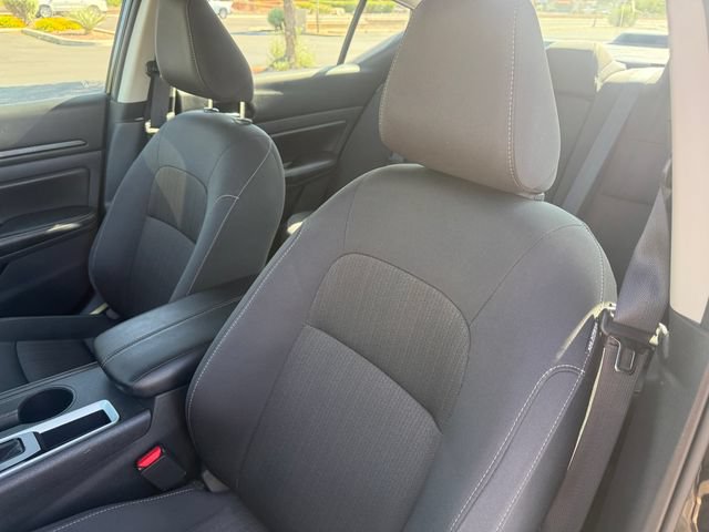 Used 2025 Nissan Altima 2.5 SV FWD image 19