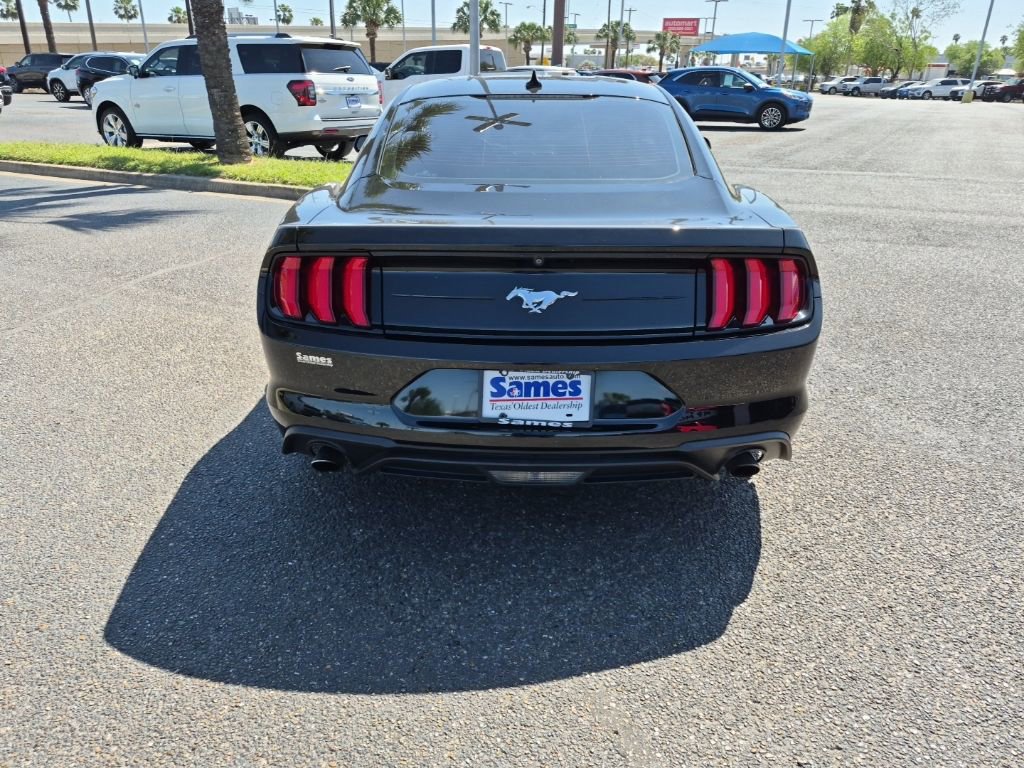 Used 2022 Ford Mustang EcoBoost image 4