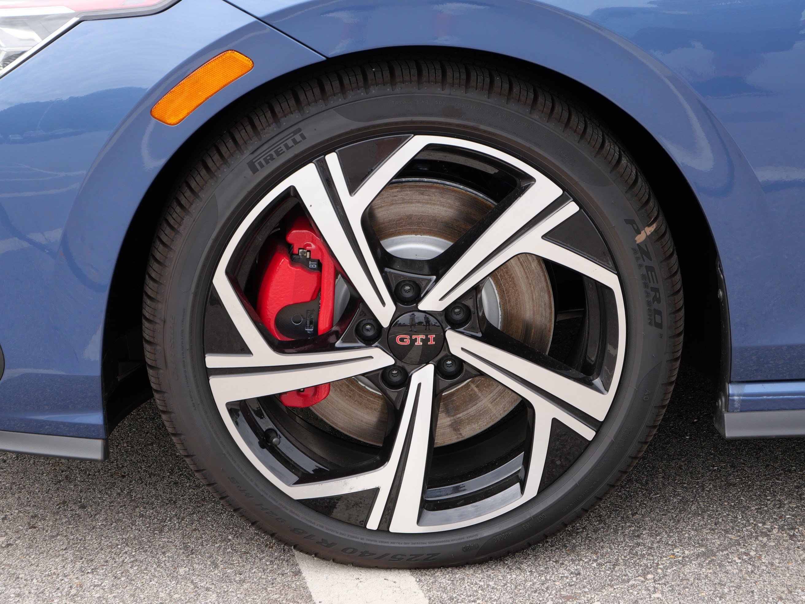 New 2026 Volkswagen GTI SE FWD image 4