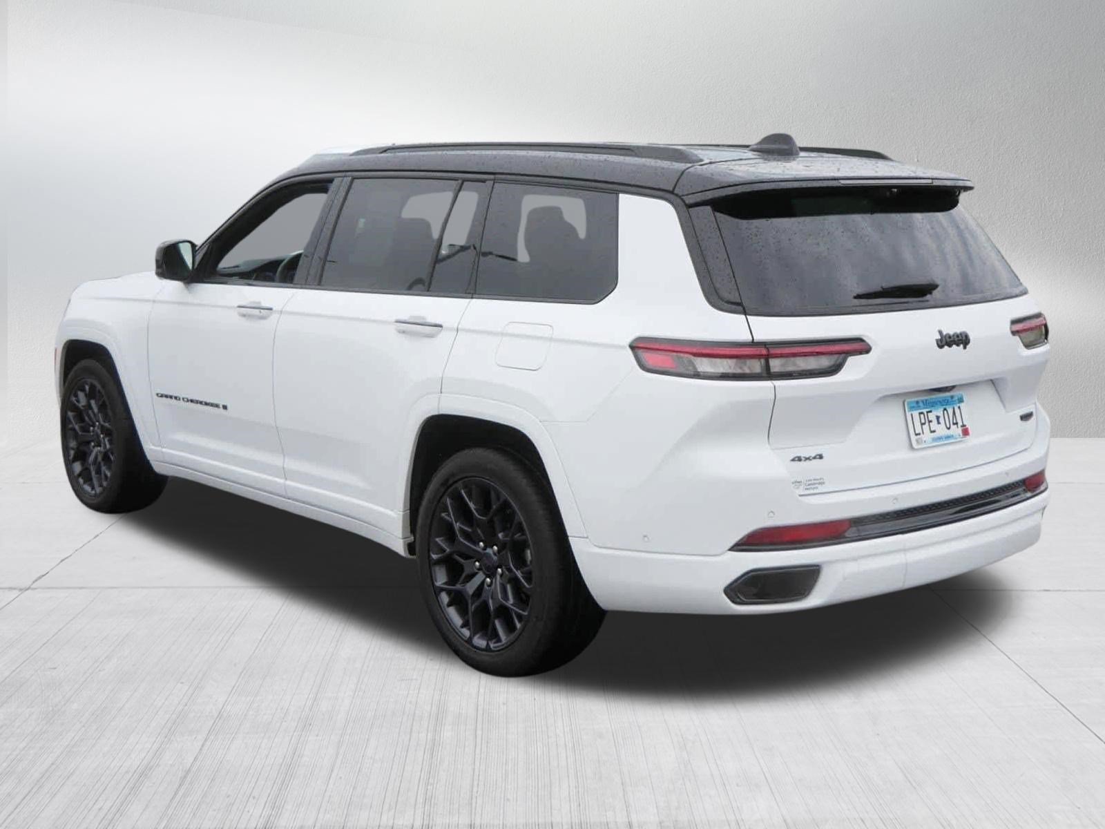 Used 2024 Jeep Grand Cherokee L Summit AWD/4WD image 5