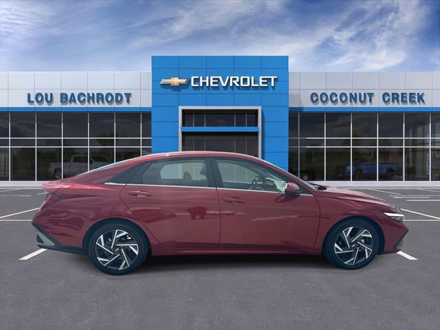 Used 2025 Hyundai Elantra SEL FWD image 9