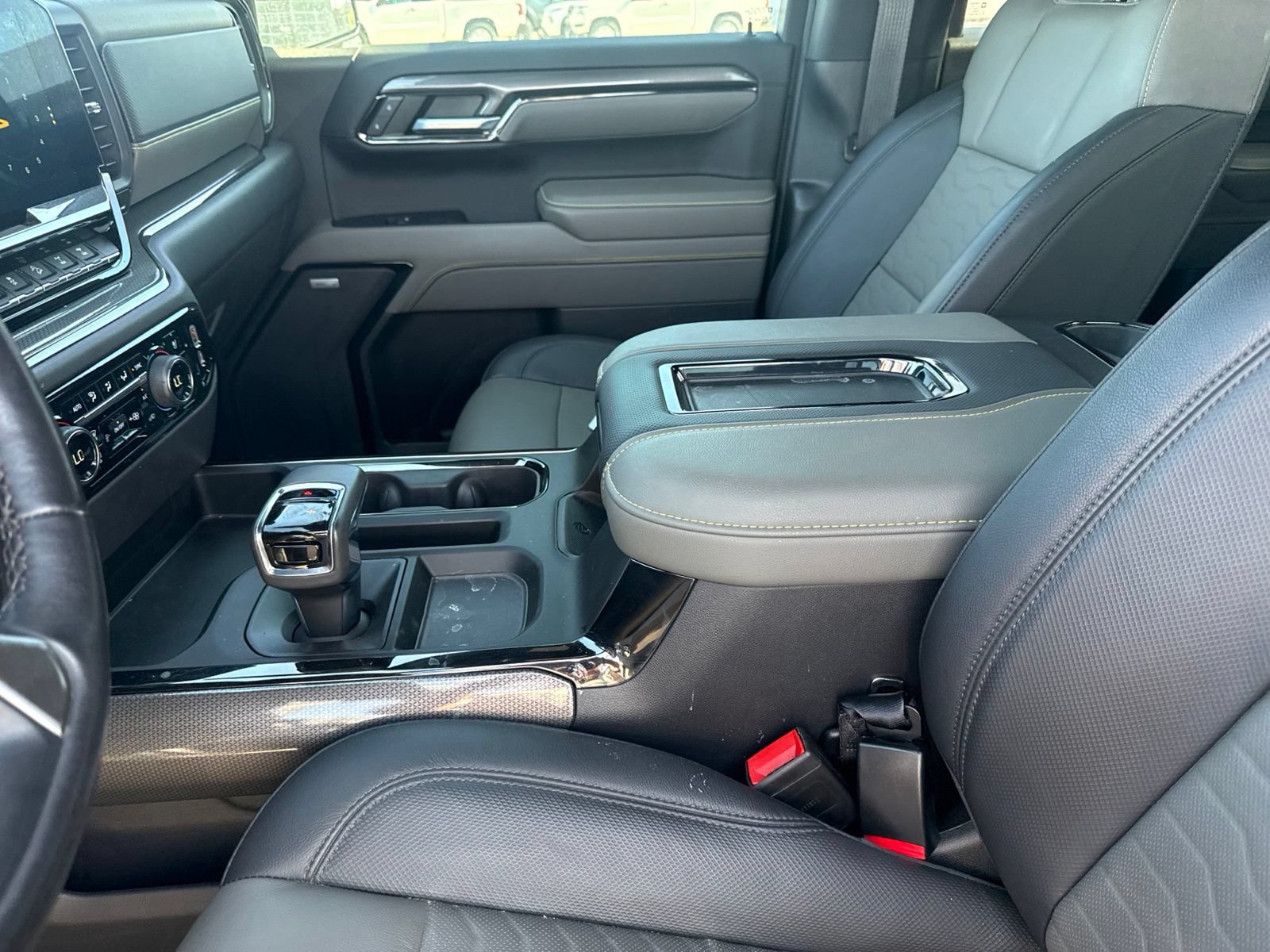 Used 2022 Chevrolet Silverado 1500 ZR2 w/ Technology Package AWD/4WD image 23