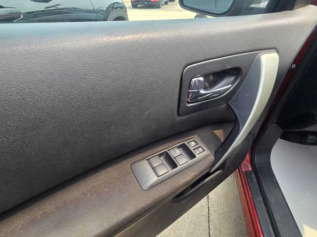 Used 2013 Nissan Rogue S AWD/4WD image 6