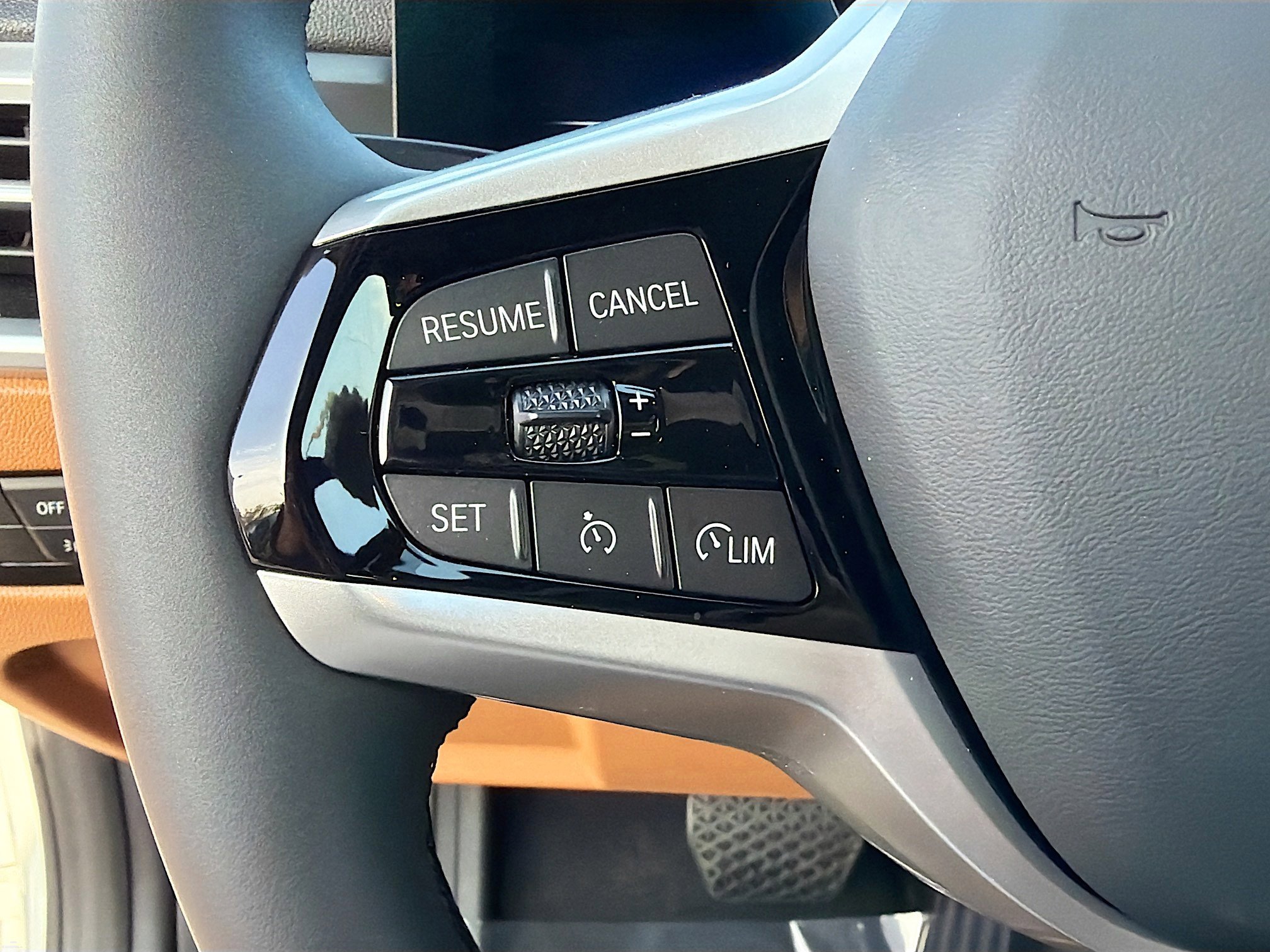 New 2026 BMW i4 eDrive40 w/ Parking Assistance Package image 38