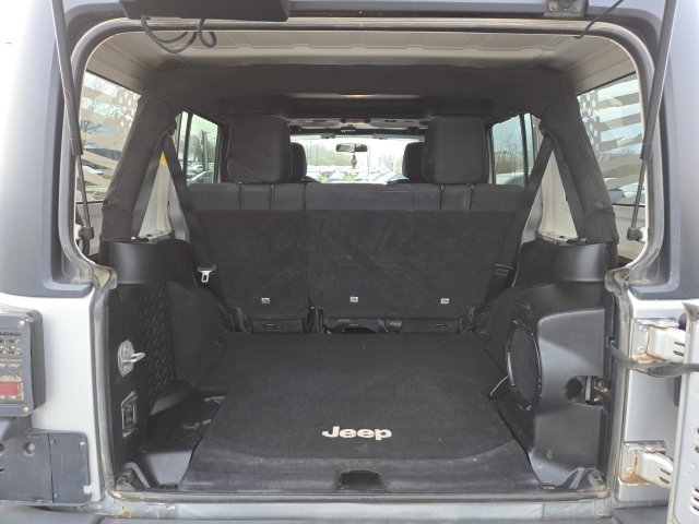 Used 2012 Jeep Wrangler Unlimited Rubicon image 10