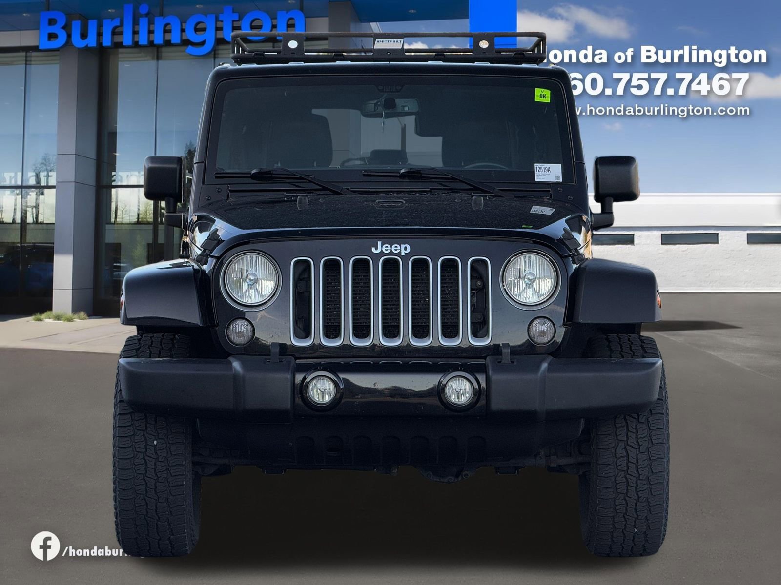 Used 2017 Jeep Wrangler Unlimited Sahara w/ Connectivity Group AWD/4WD image 10