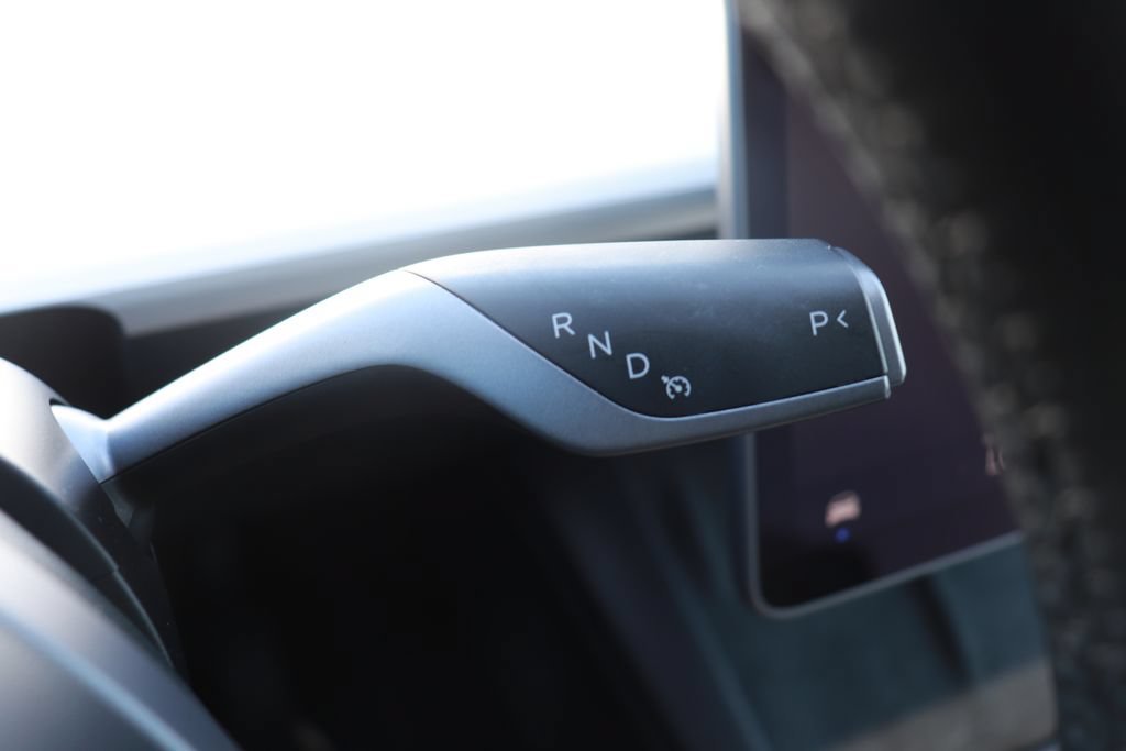 Used 2025 Tesla Model Y Long Range RWD image 19
