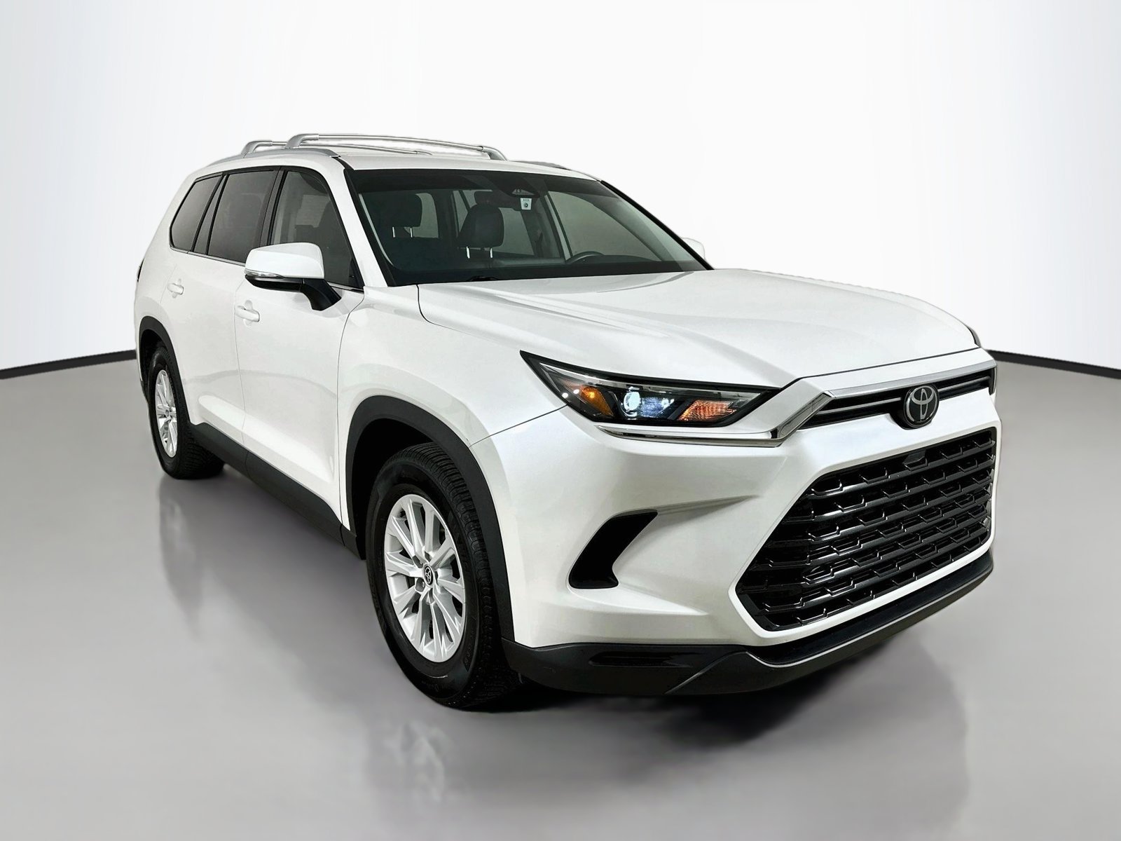 Used 2024 Toyota Grand Highlander AWD Hybrid image 3
