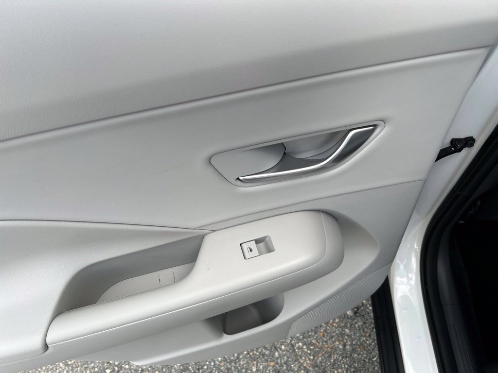 Used 2026 Hyundai Kona Limited FWD image 26