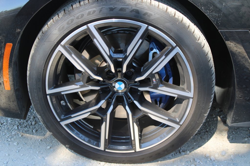 Used 2025 BMW i4 xDrive40i w/ M Sport Package image 8