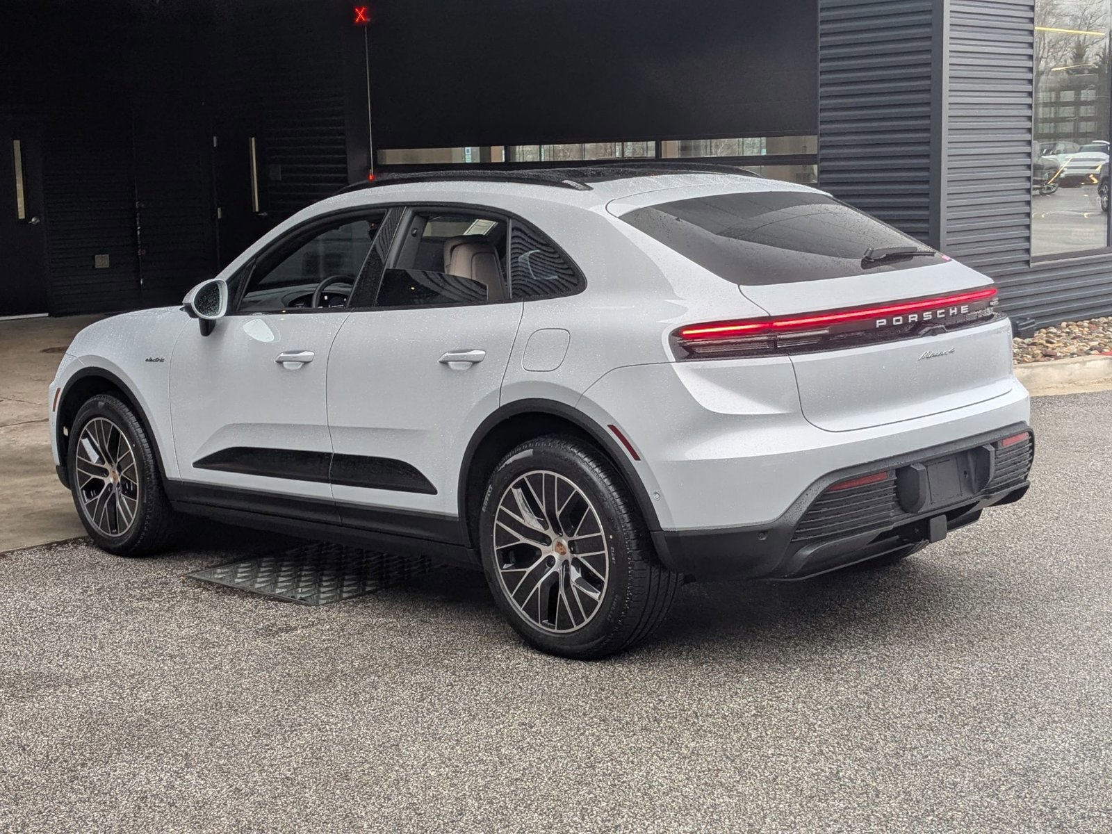 New 2026 Porsche Macan 4 Electric AWD/4WD image 3