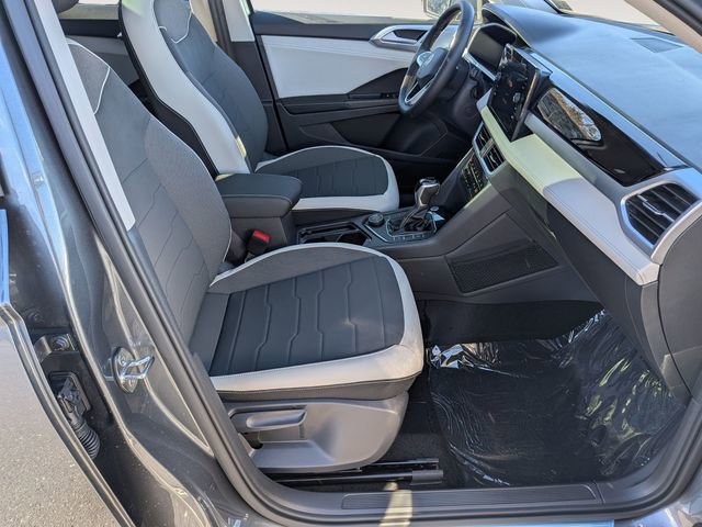 New 2026 Volkswagen Taos SE image 25