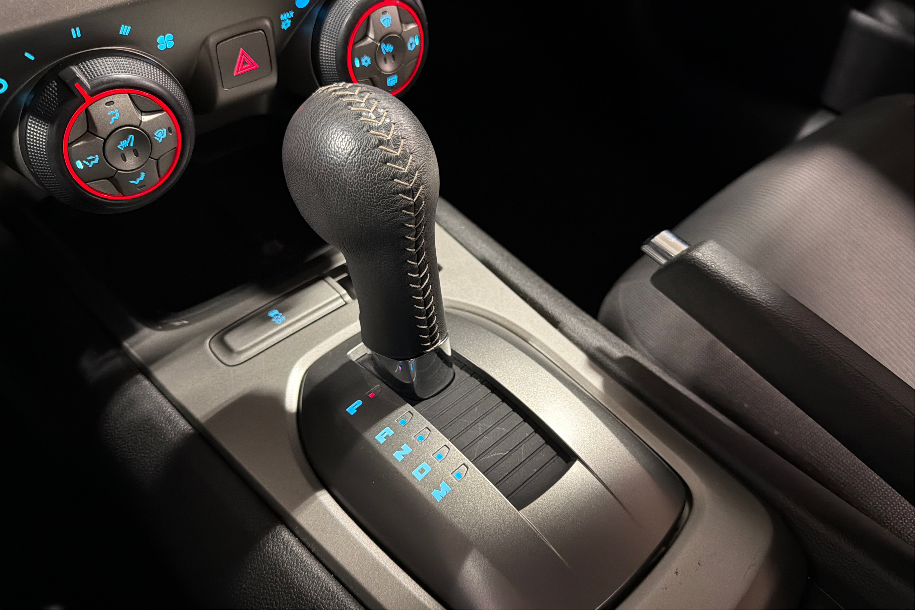 Used 2015 Chevrolet Camaro LT RWD image 31