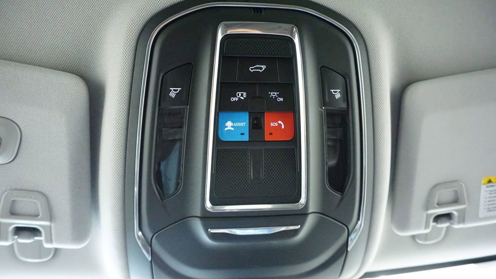 Certified 2023 Jeep Grand Cherokee Limited w/ Black Appearance Package image 34