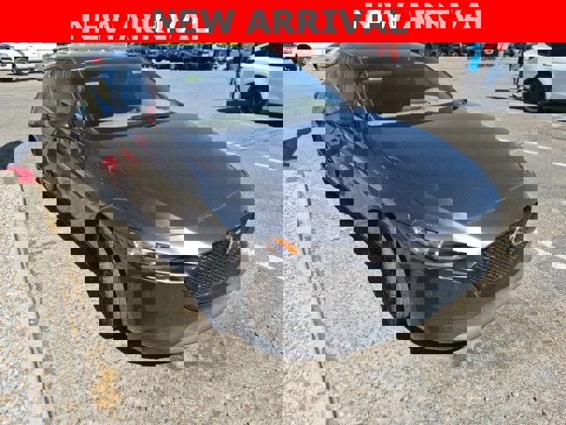 Used 2019 MAZDA MAZDA3 Hatchback w/ Preferred Package image 2