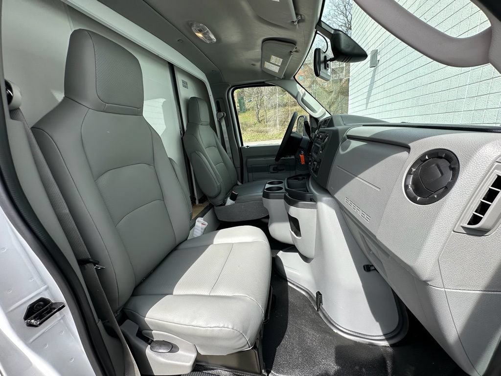 New 2026 Ford E-350 and Econoline 350 Super Duty w/ Power Equipment Group RWD image 19