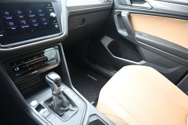Used 2022 Volkswagen Tiguan SE R-Line FWD image 28