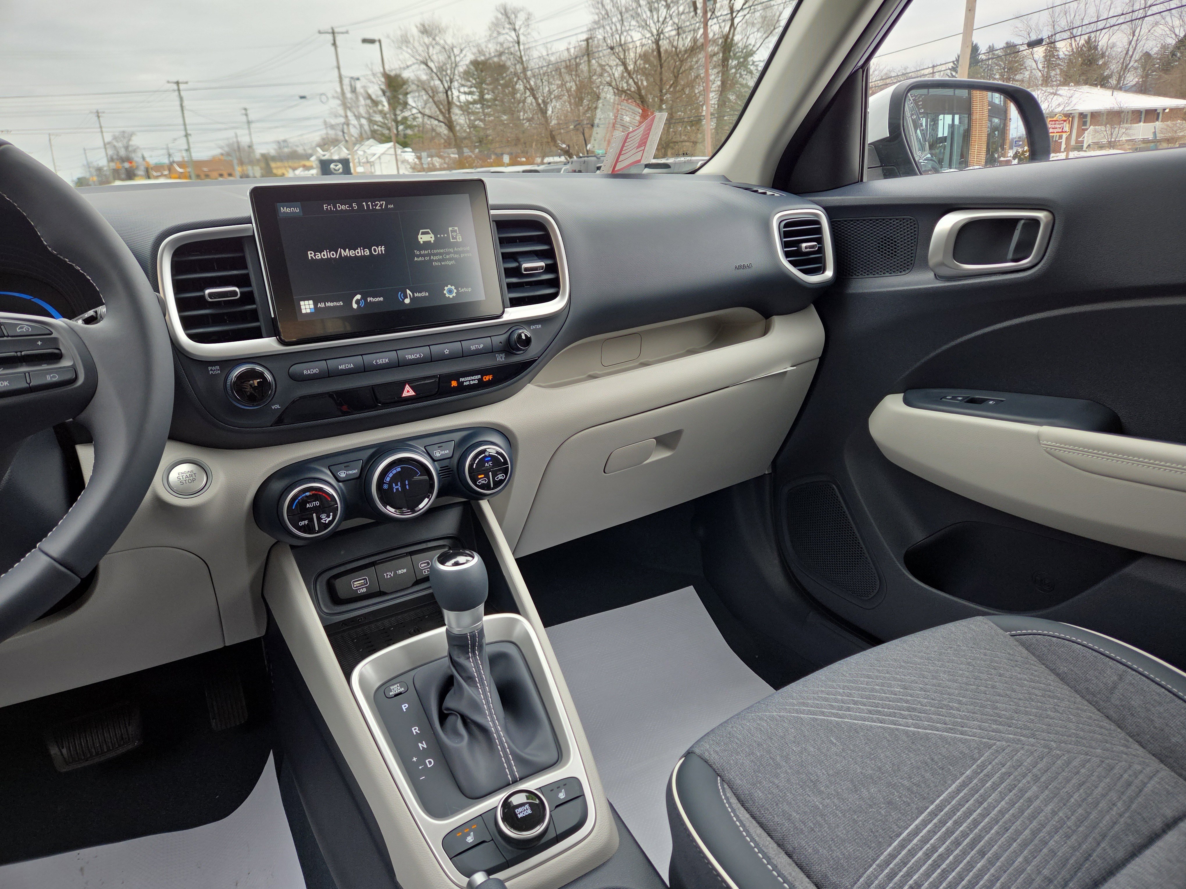 New 2026 Hyundai Venue SEL image 22