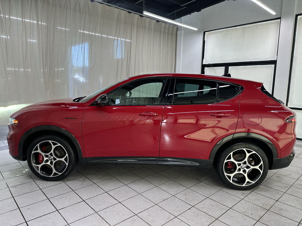 Used 2024 Alfa Romeo Tonale Veloce w/ Active Assist Package AWD/4WD image 11