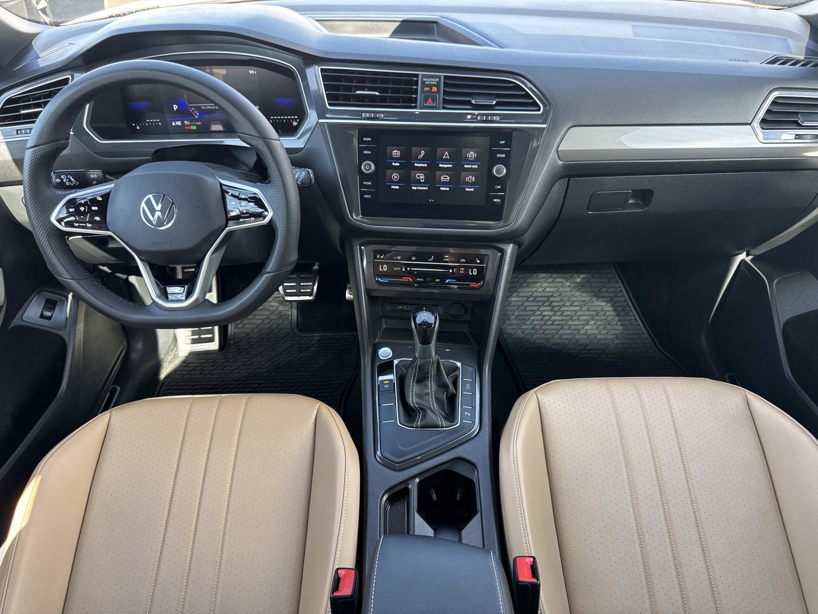 Certified 2024 Volkswagen Tiguan SE R-Line FWD image 9