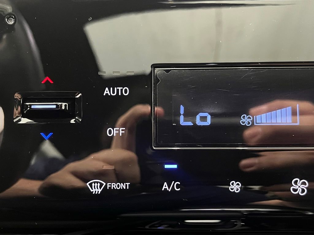 Used 2022 Hyundai Santa Cruz SEL Premium AWD/4WD image 6