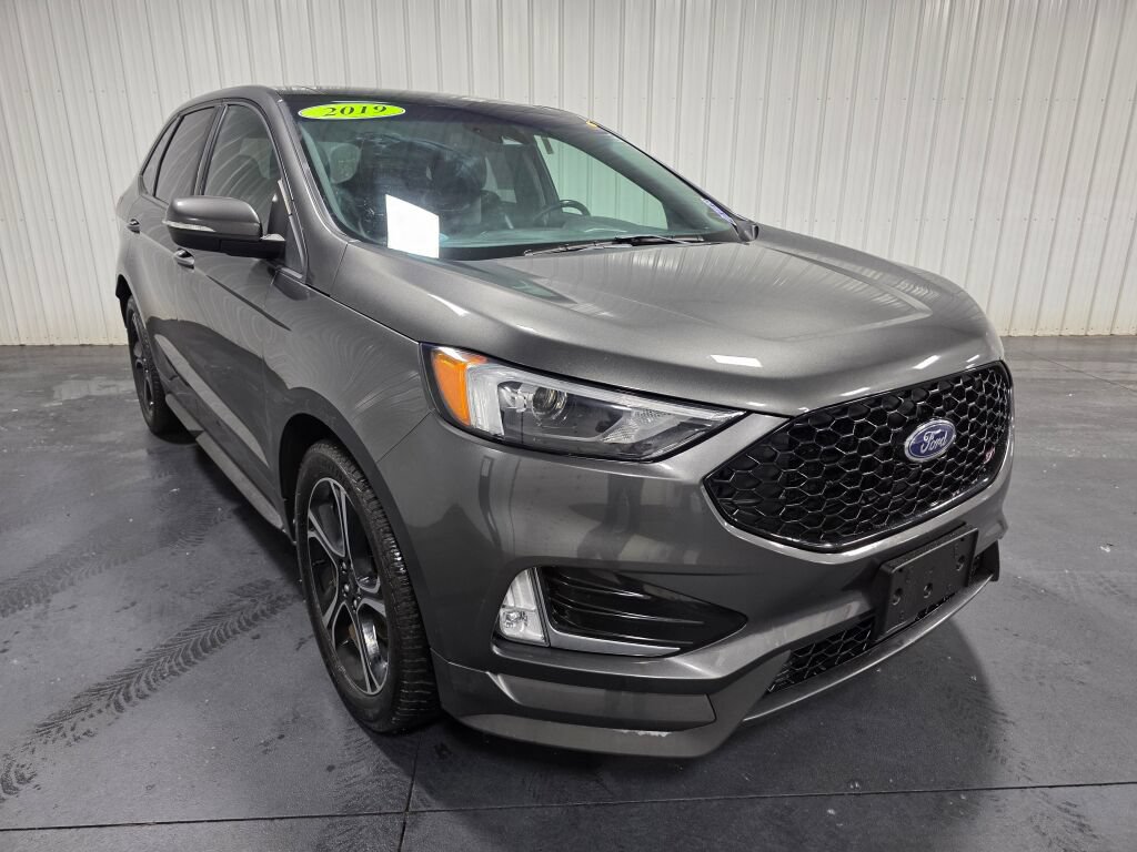 Used 2019 Ford Edge ST w/ Convenience Package AWD/4WD image 2