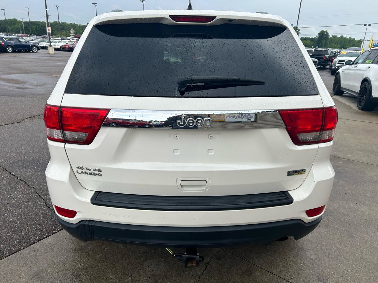 Used 2011 Jeep Grand Cherokee Laredo AWD/4WD image 6