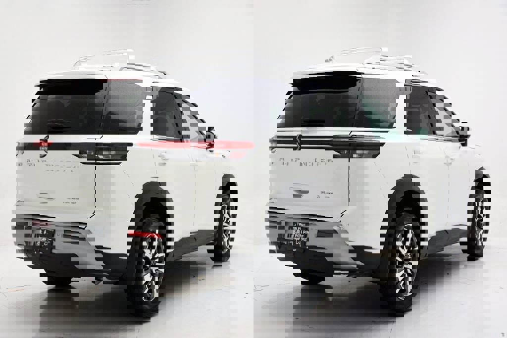 Used 2024 Nissan Pathfinder SL AWD/4WD image 8
