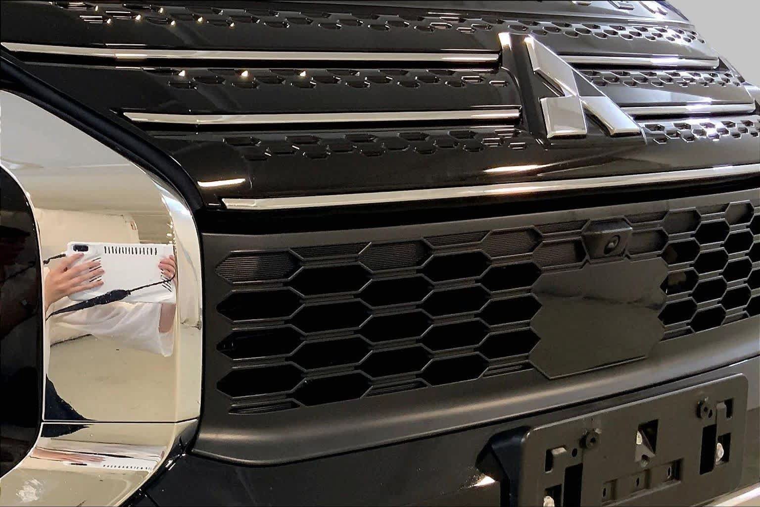 Used 2023 Mitsubishi Outlander SEL AWD/4WD image 32