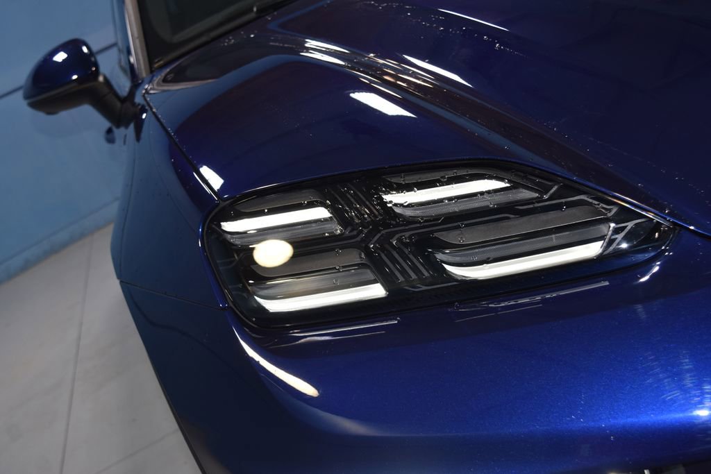 Used 2024 Porsche Macan 4 Electric image 23