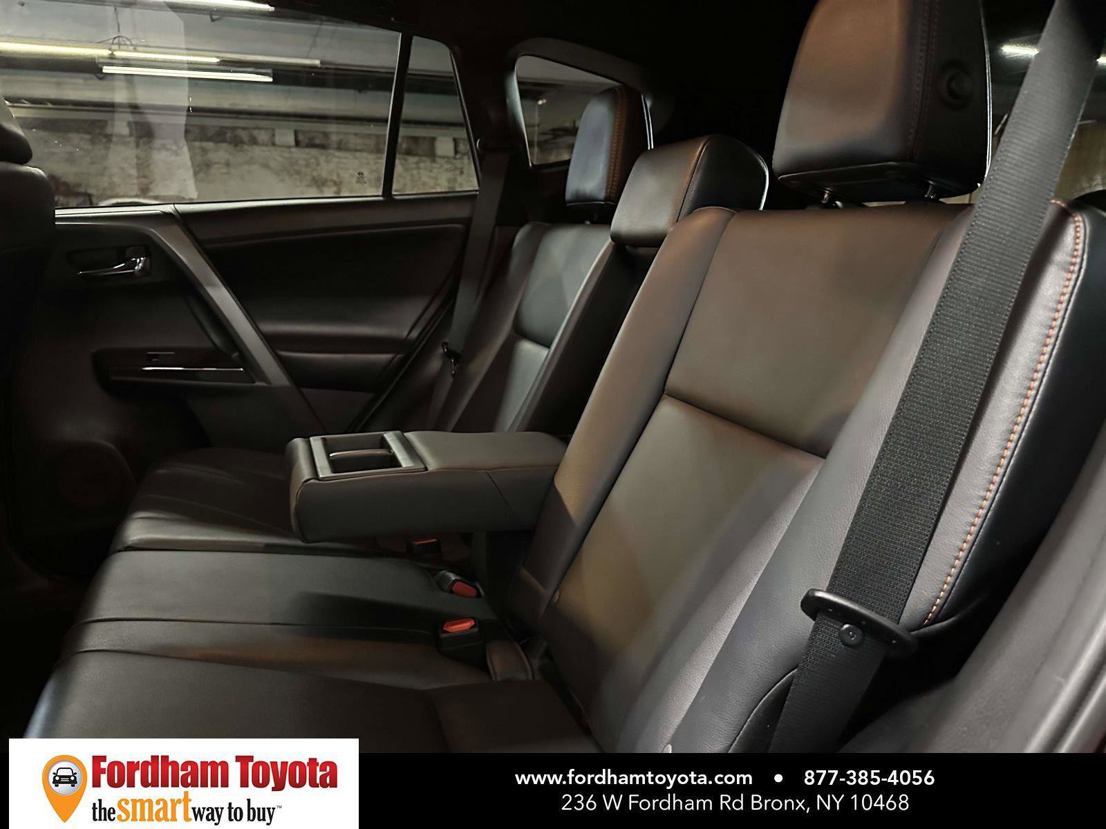 Used 2018 Toyota RAV4 SE w/ Power Extra Value Package image 29