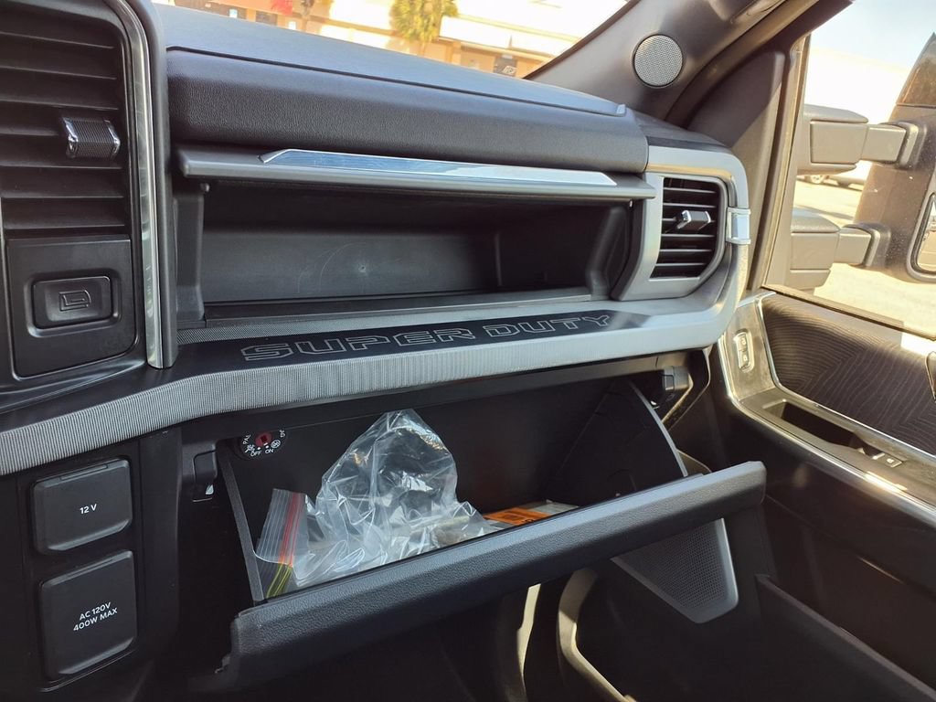 Used 2025 Ford F350 Platinum w/ FX4 Off-Road Package AWD/4WD image 35