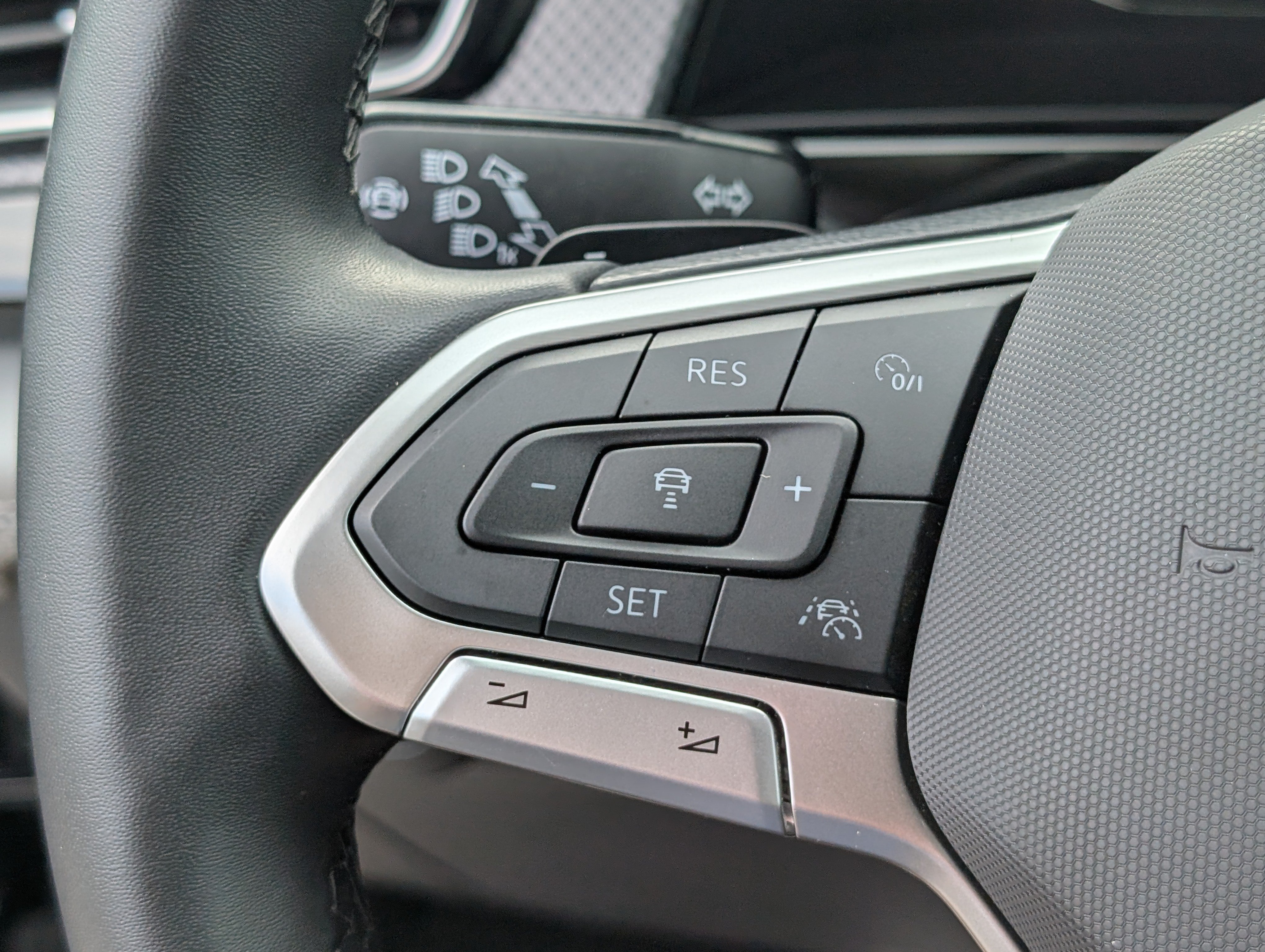 Used 2026 Volkswagen Atlas Peak Edition AWD/4WD image 25