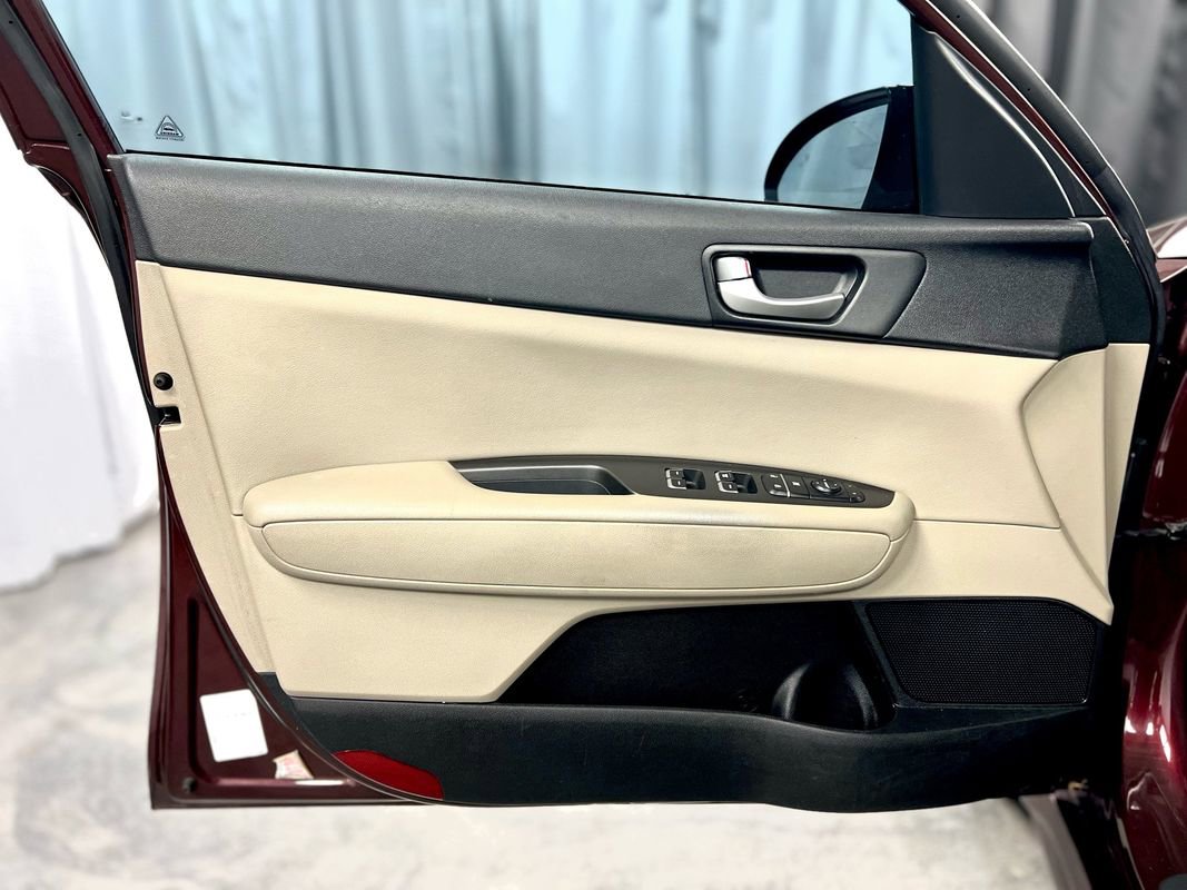 Used 2018 Kia Optima LX image 31