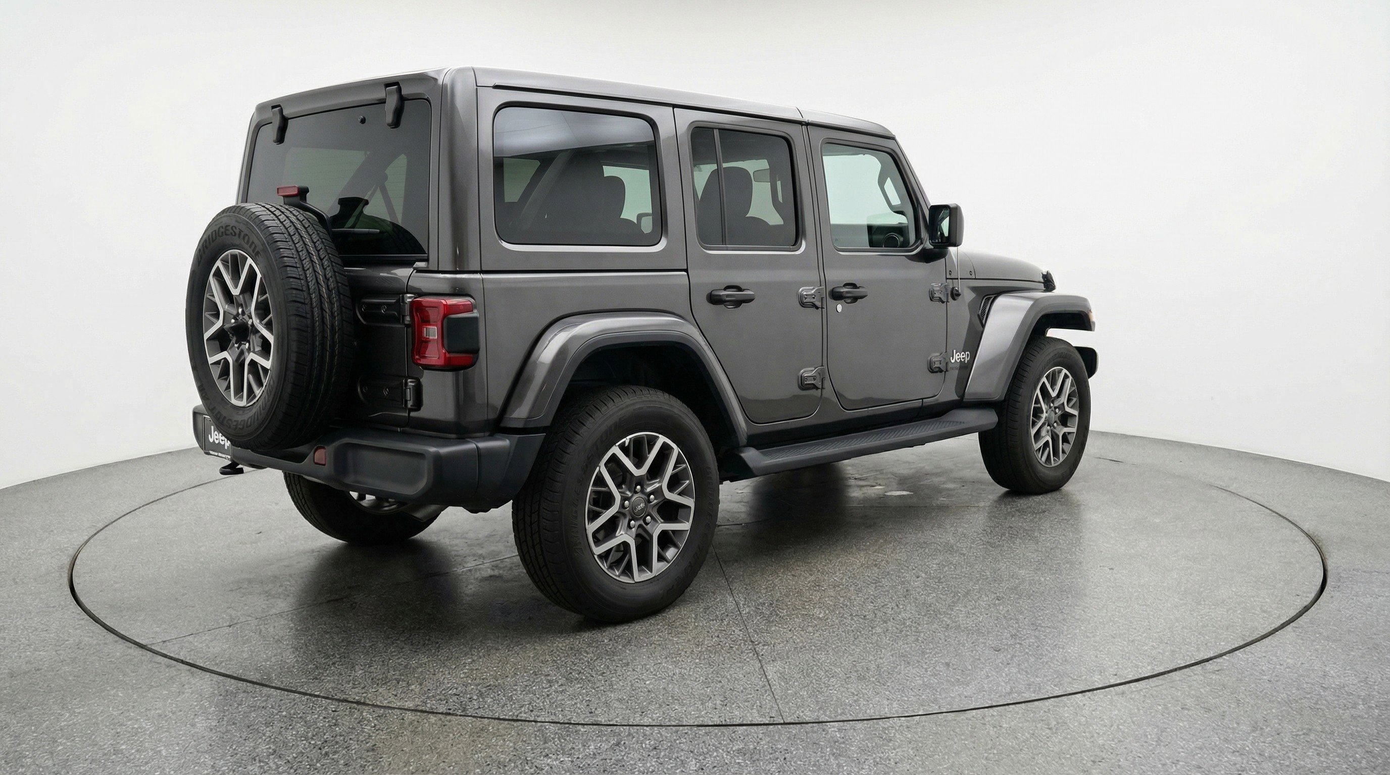 Used 2025 Jeep Wrangler Sahara image 9