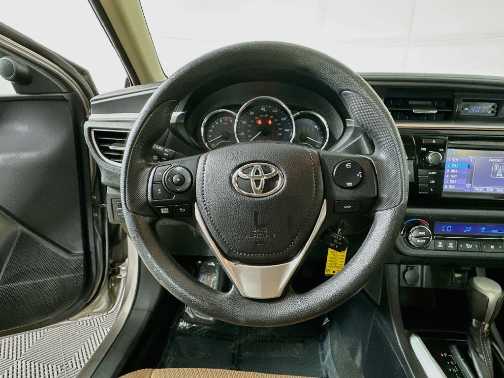 Used 2015 Toyota Corolla LE FWD image 13