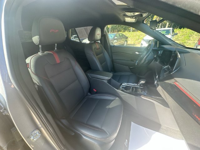 Used 2024 Chevrolet Trax RS w/ Driver Confidence Package FWD image 39