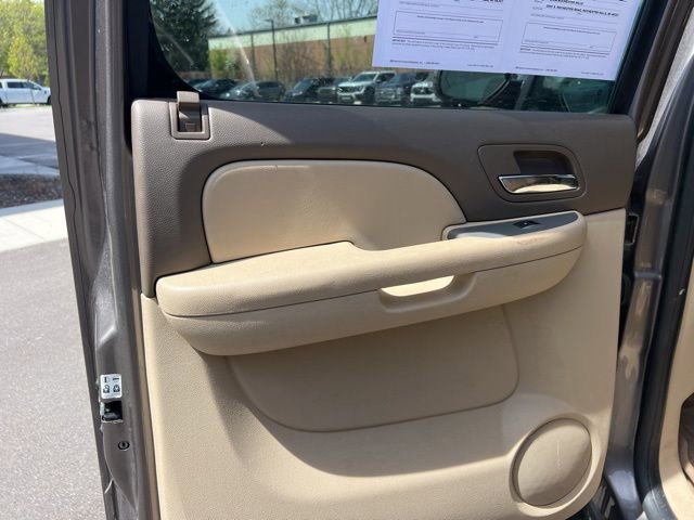 Used 2014 Chevrolet Suburban LT AWD/4WD image 18