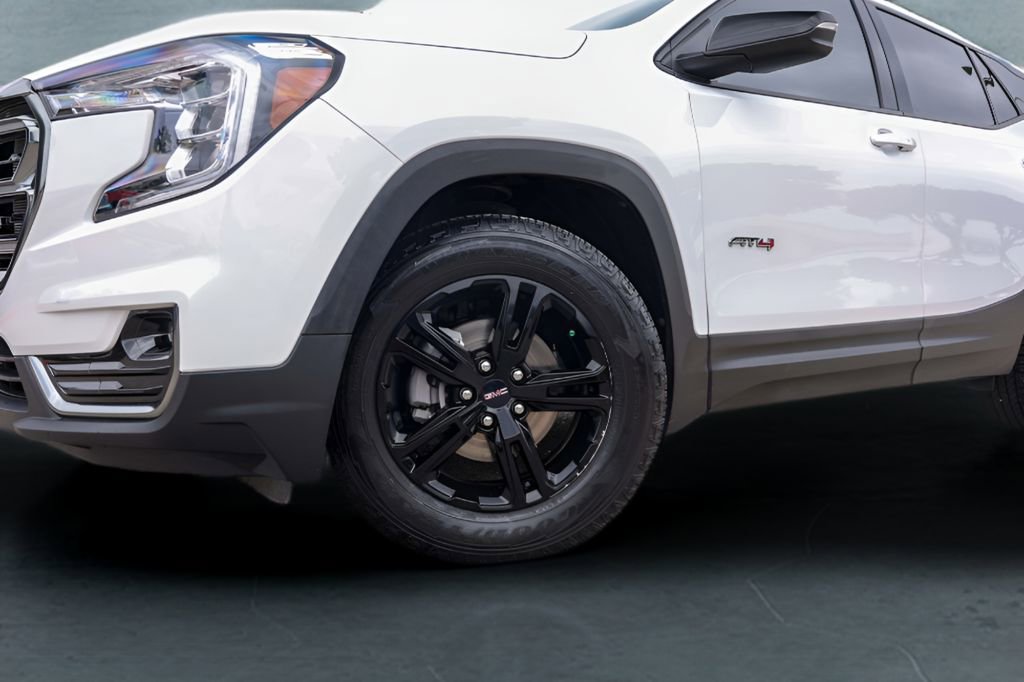 Used 2023 GMC Terrain AT4 AWD/4WD image 4