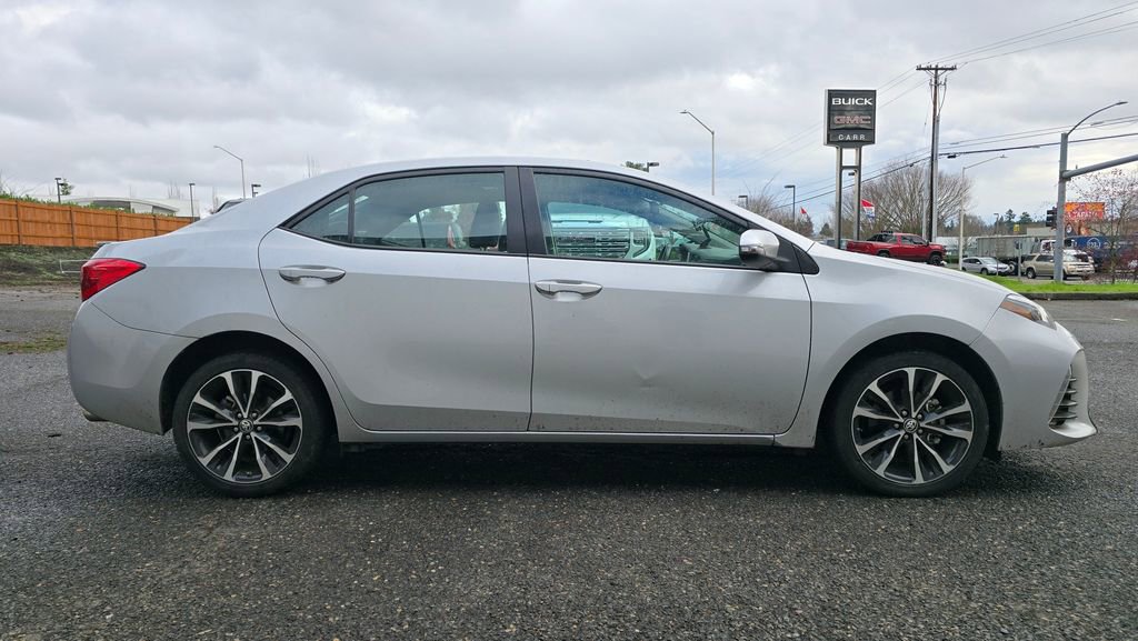 Used 2017 Toyota Corolla XSE image 2