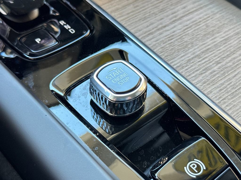 New 2026 Volvo XC60 B5 Ultra image 22