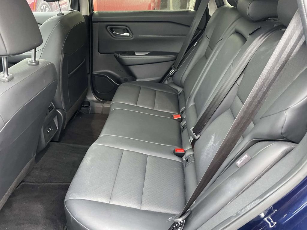 Used 2025 Nissan Rogue SV w/ SV Premium Package image 25