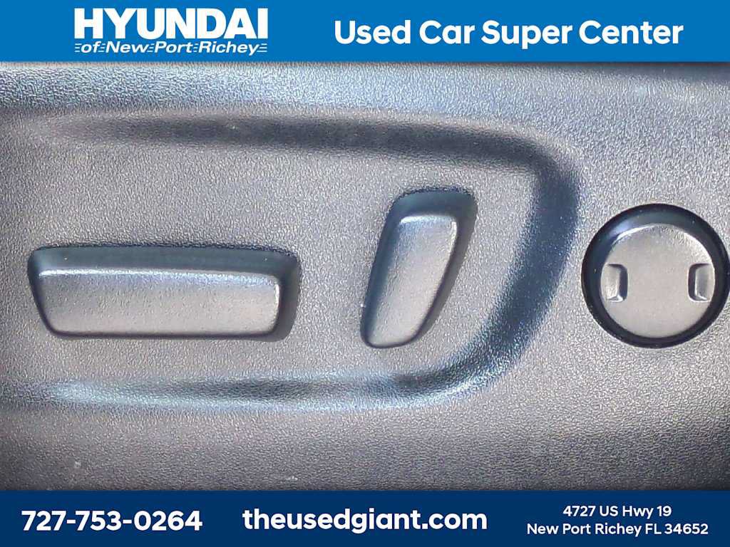 Used 2016 Toyota RAV4 Limited FWD image 21